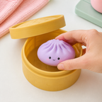 Ejemplo de un Mystery Squishy Dumpling dentro de su caja